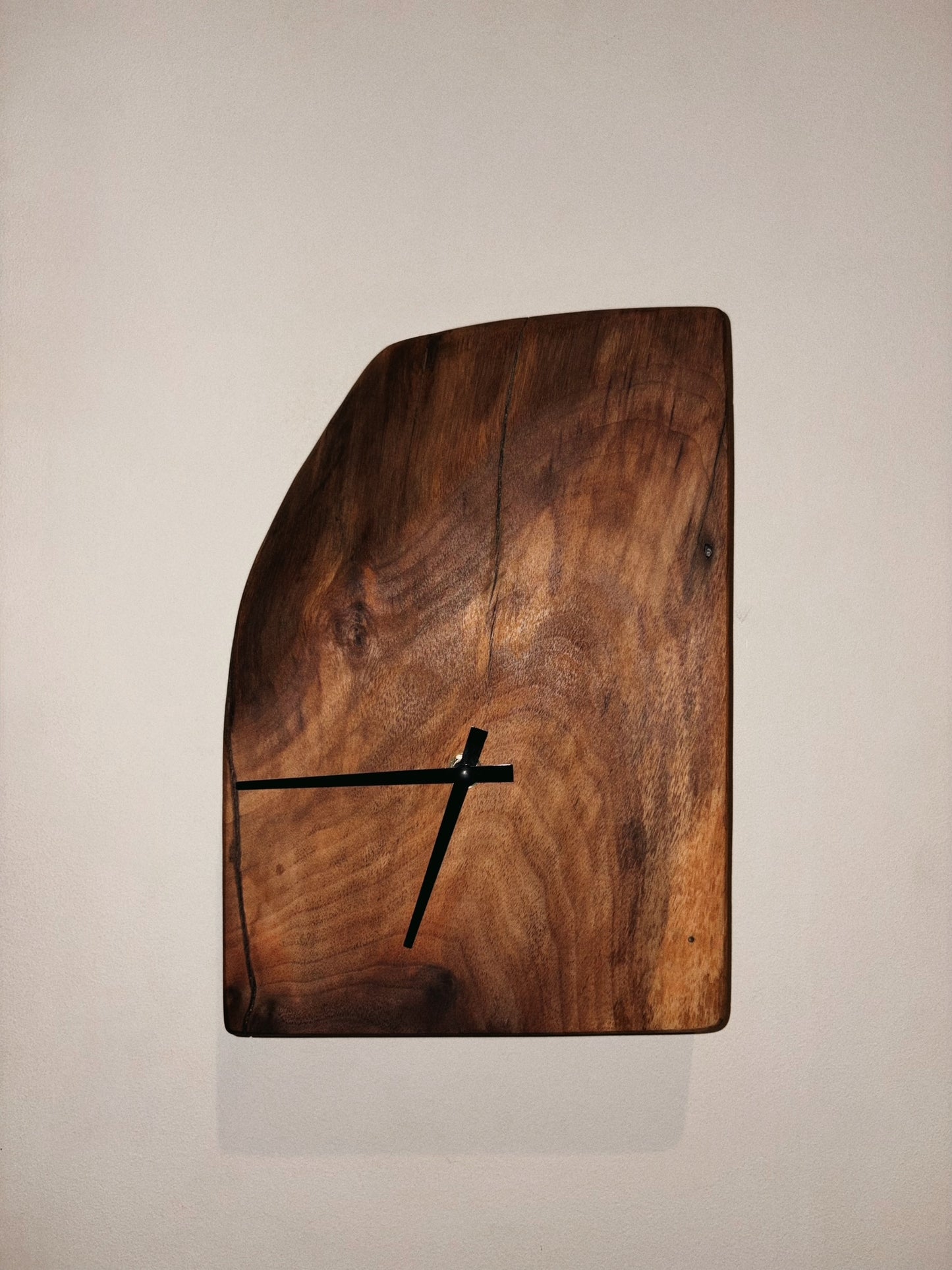 Live Edge Clock
